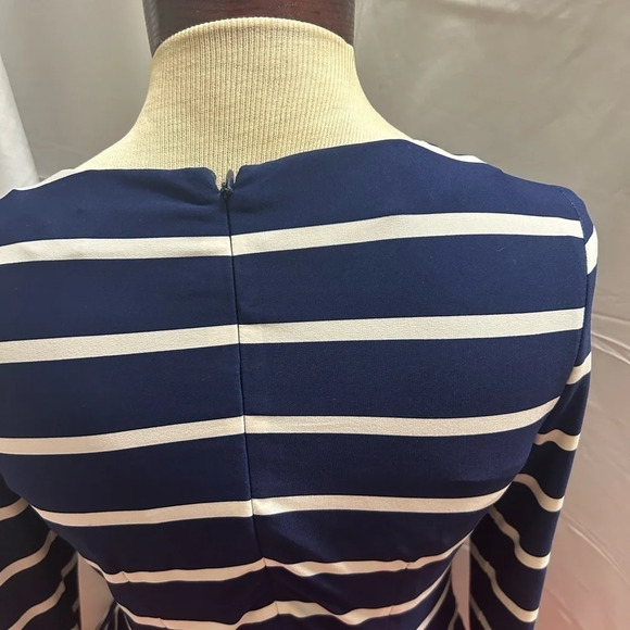 Beautiful Eliza J dress  size 4 lined with back zipper polyester/spandex - Picture 6 of 9